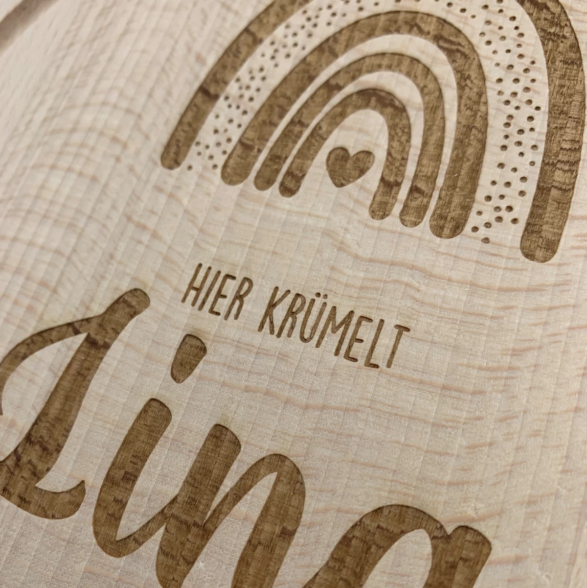 Frühstücksbrett rund personalisiert "Regenbogen"