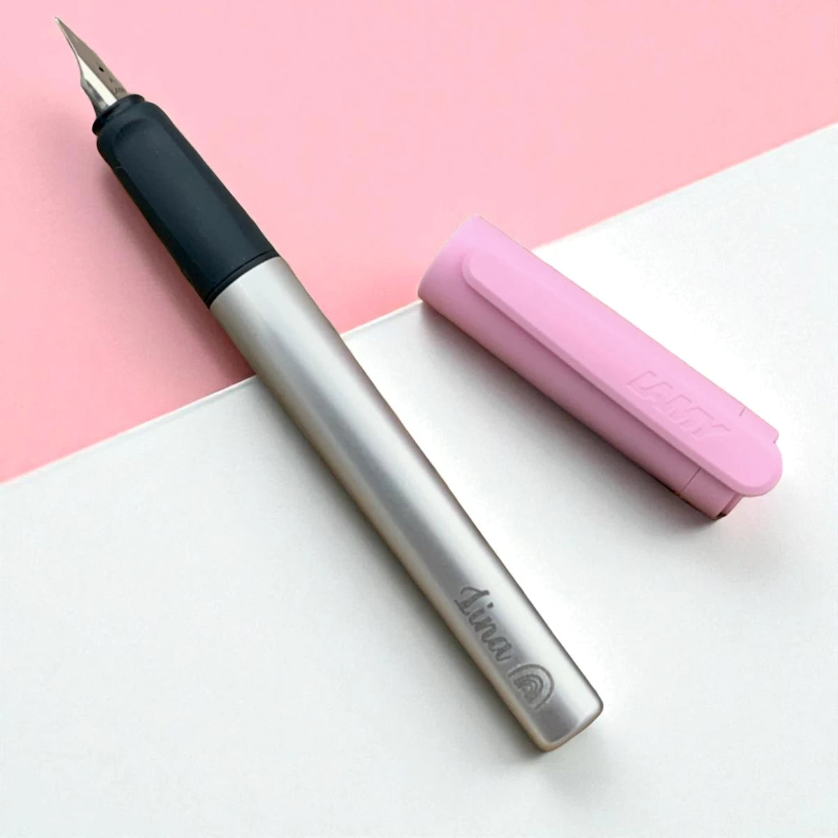 LAMY nexx Füllhalter rose – rosa Kinderfüller mit Gravur