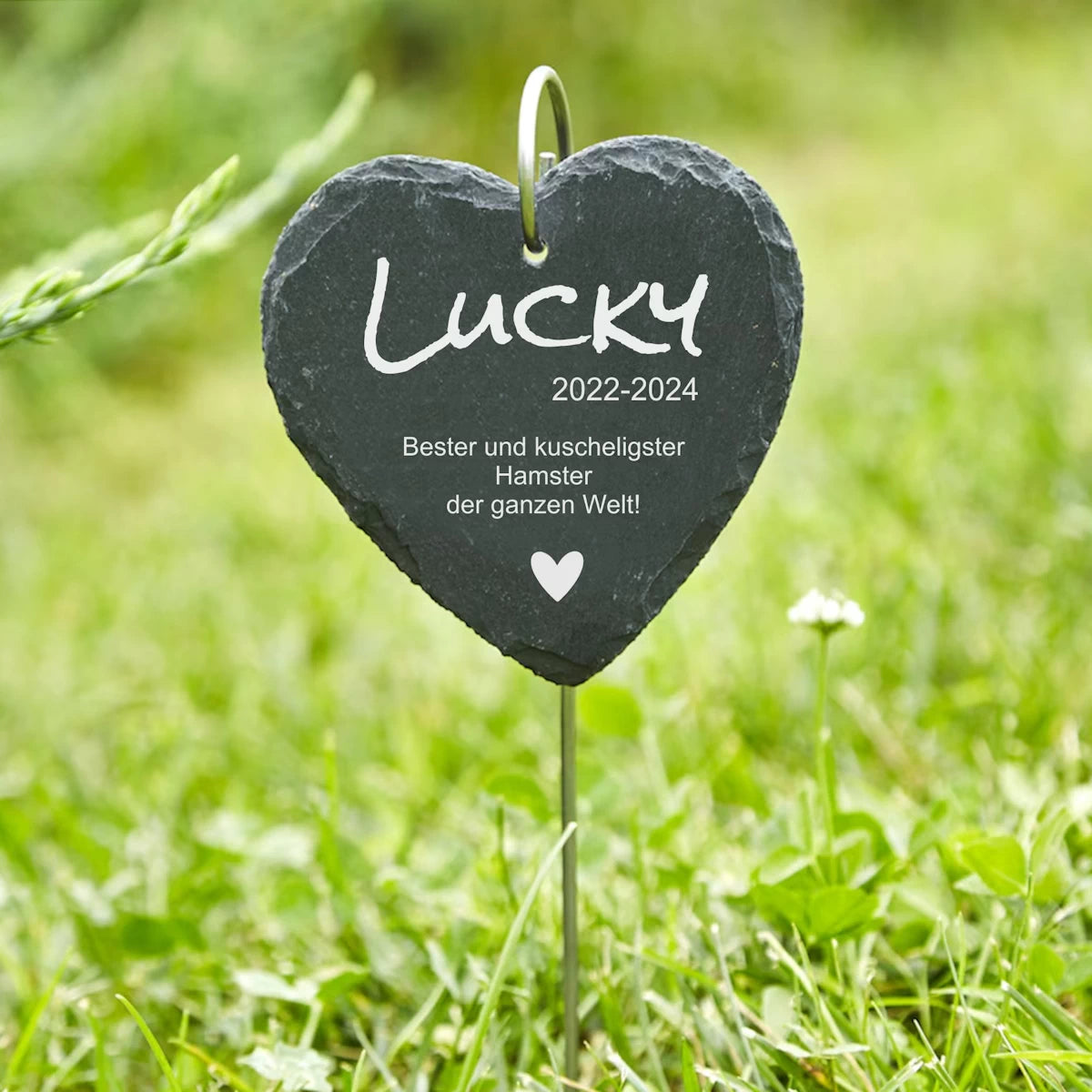 Gedenkstein HERZ aus Schiefer – Personalisierbar & wetterfest