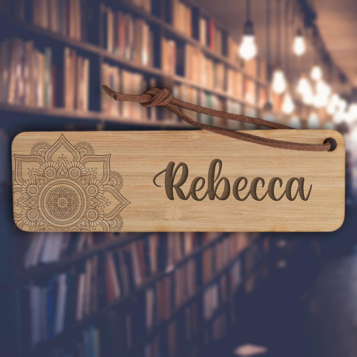 Personalisiertes Lesezeichen aus Bambus mit Mandala – Dein Name graviert