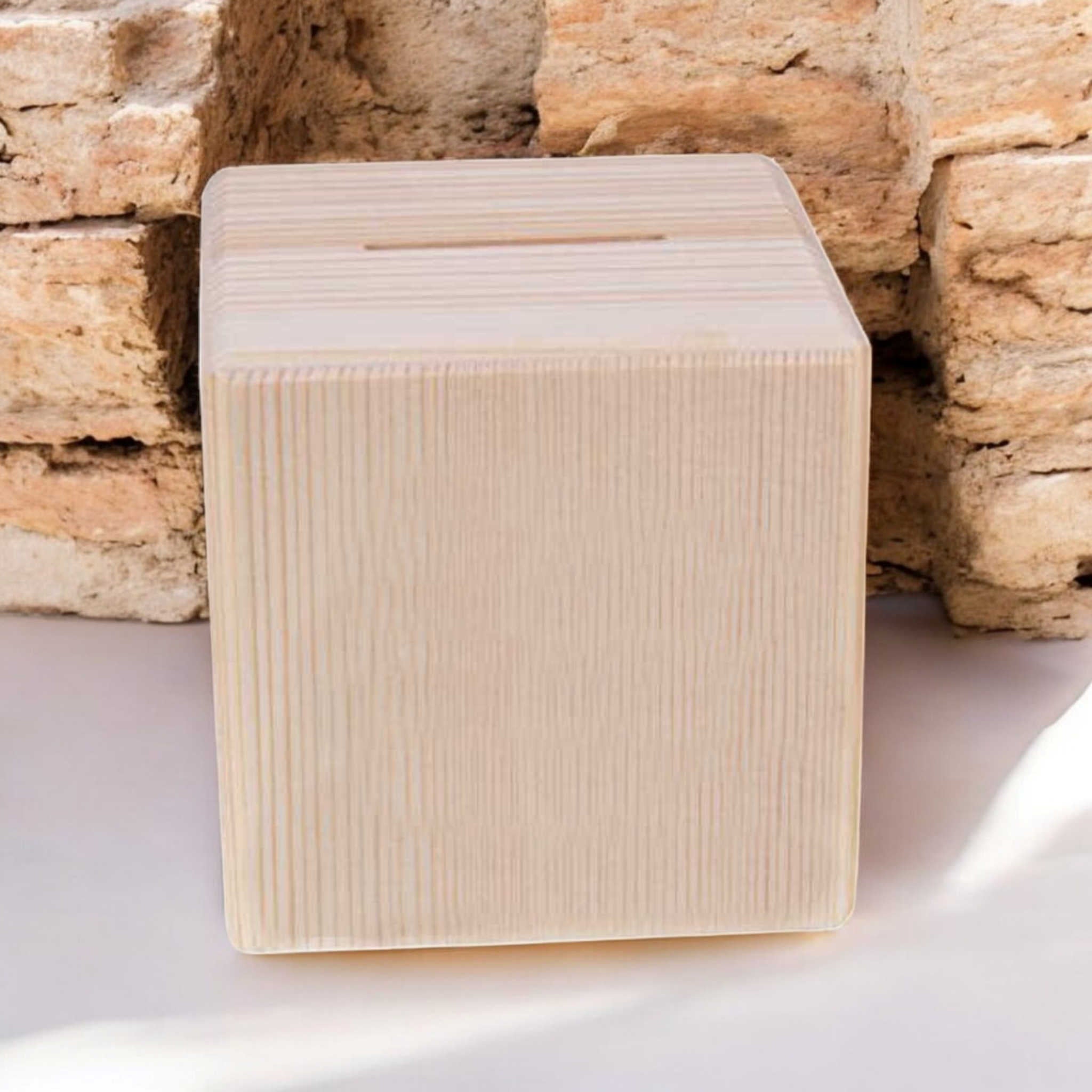 Spardose mit Namen und Grafik - Würfel Holz