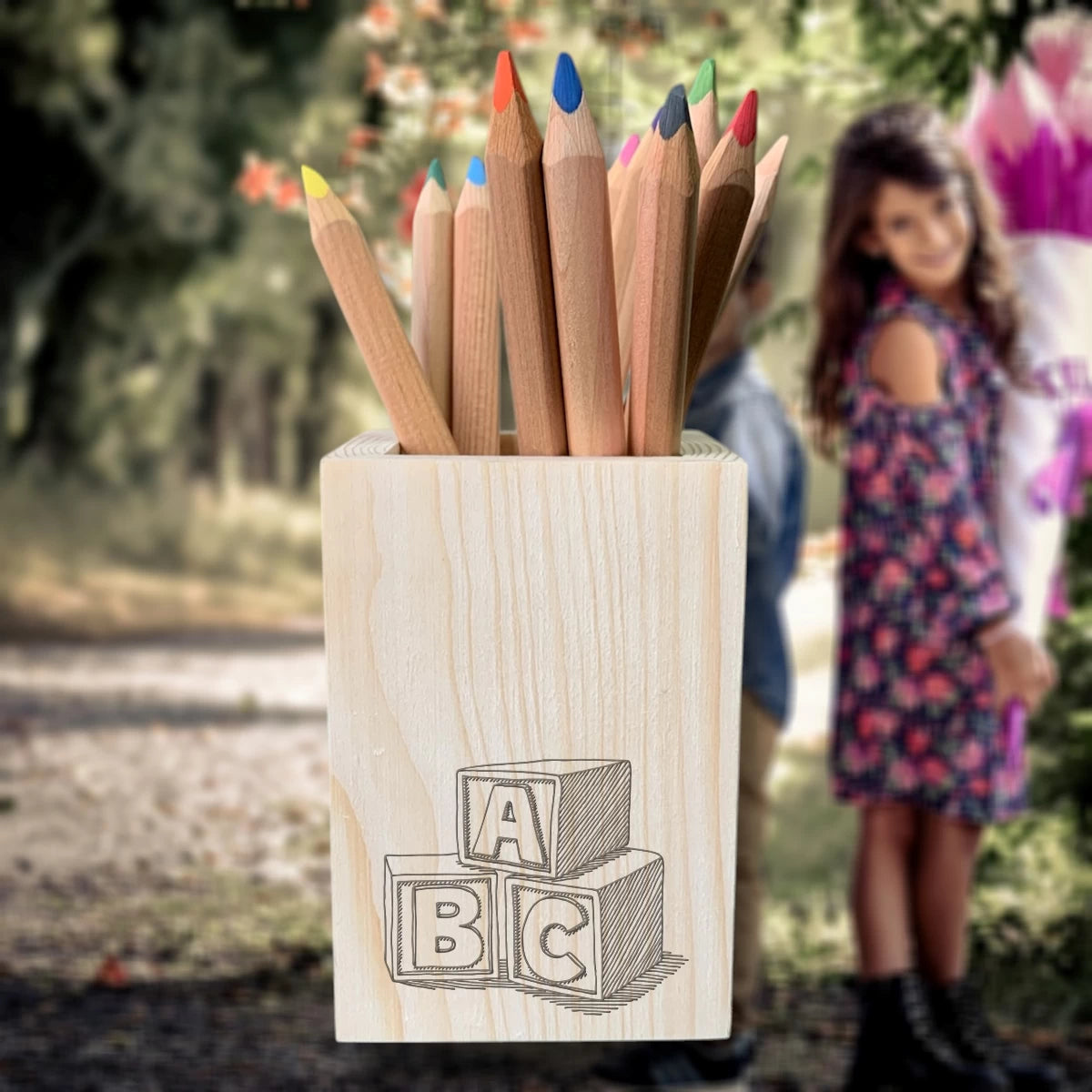 Stiftebox mit Name & ABC-Klötzen – personalisiert zur Einschulung