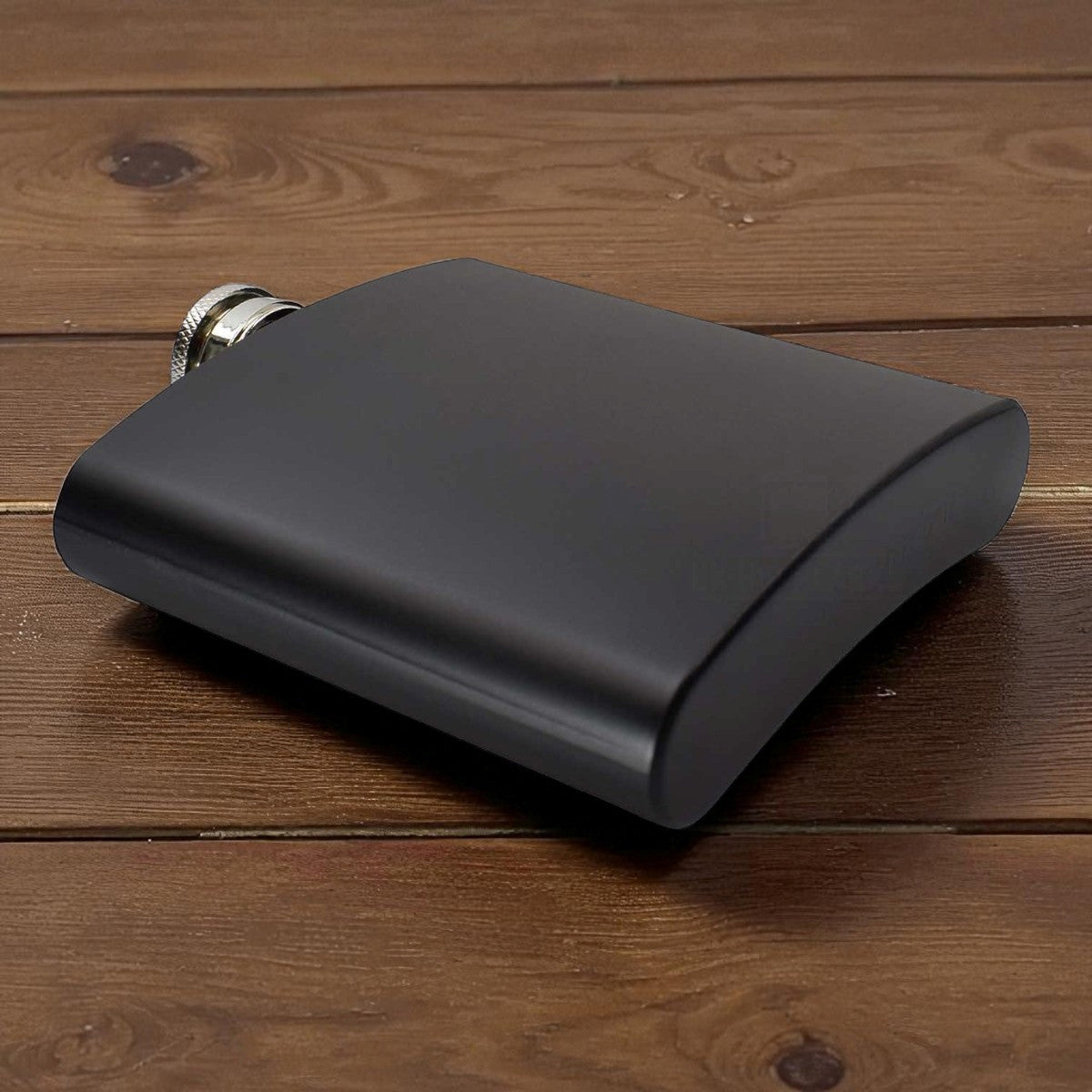 Personalisierter Flachmann Schwarz – Gravur mit Initialen, Datum & Motiv – Geschenk für Männer