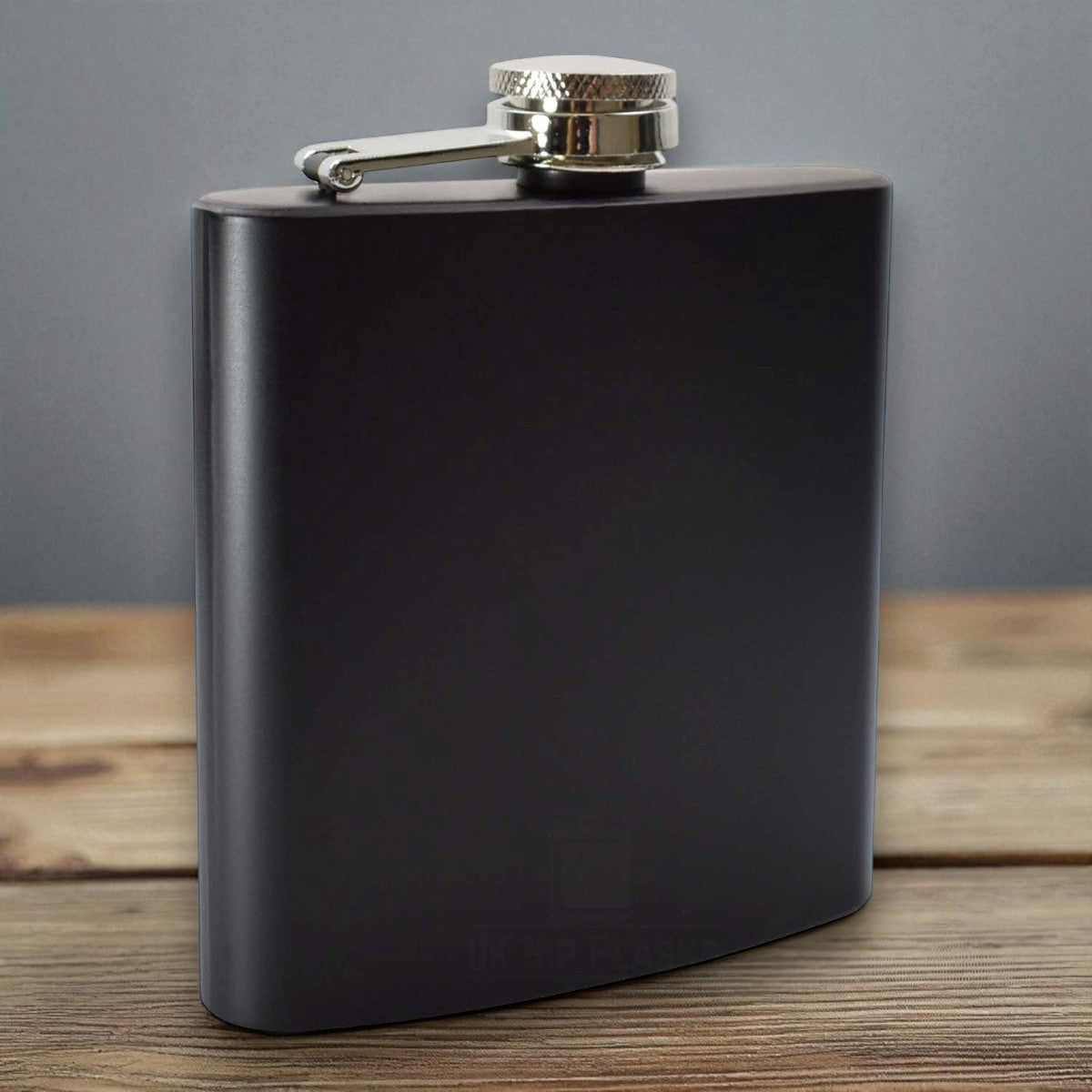 Personalisierter Flachmann Schwarz – Gravur mit Initialen, Datum & Motiv – Geschenk für Männer