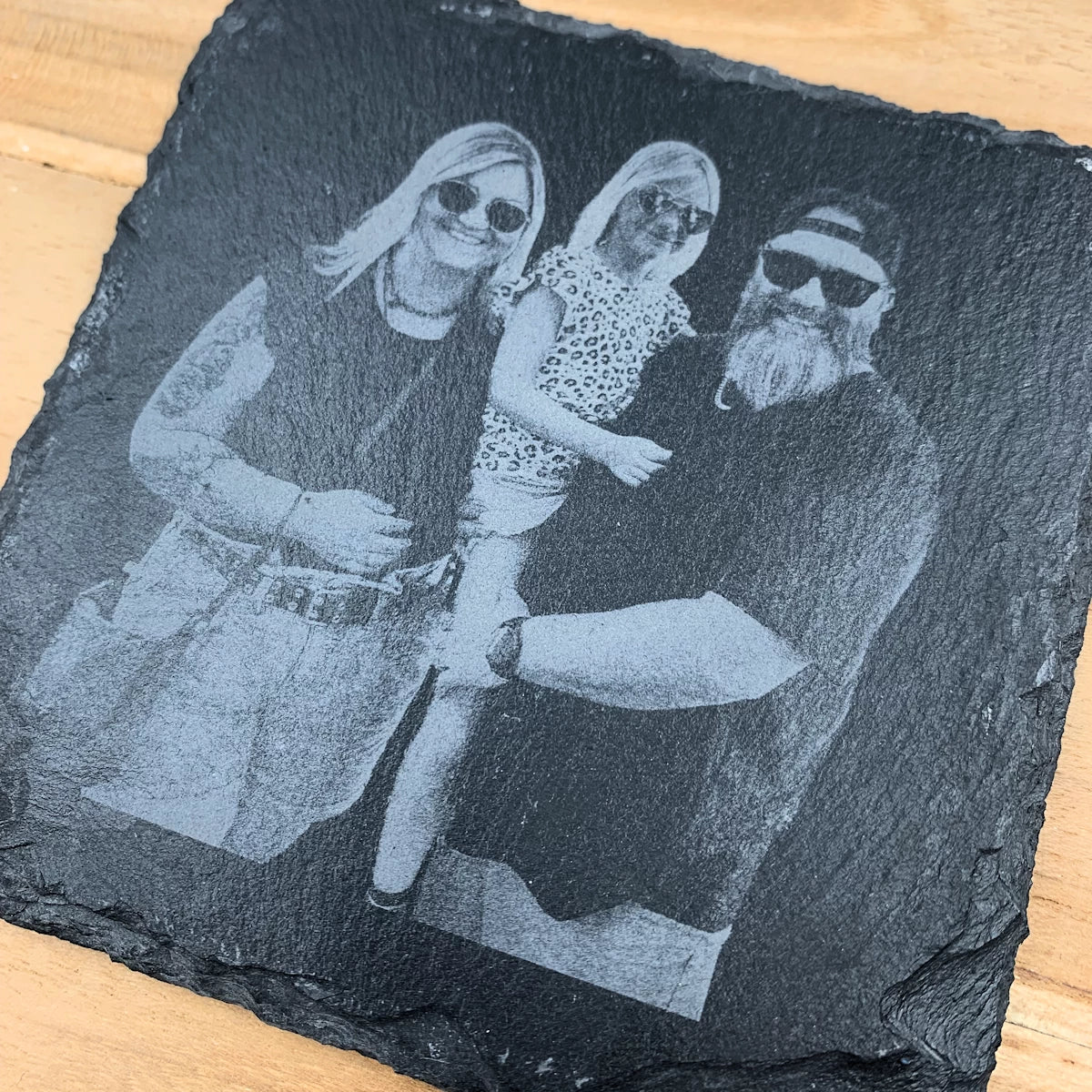 Personalisierter Schiefer Untersetzer mit Fotogravur – Einzigartiges Geschenk mit Lasergravur